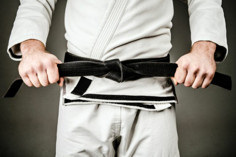 How To Tie Your GI Belt In 3 Steps, With 4 Great Options